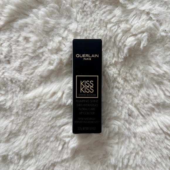 GUERLAIN  KissKiss Shine Bloom Lipstick Balm in Corolla Rouge - Picture 3 of 4